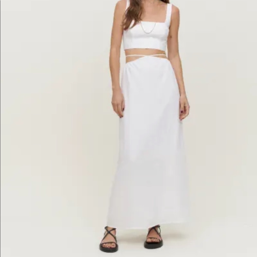 Worn once Reformation Pepper Linen Set size 0. Free shipping:)